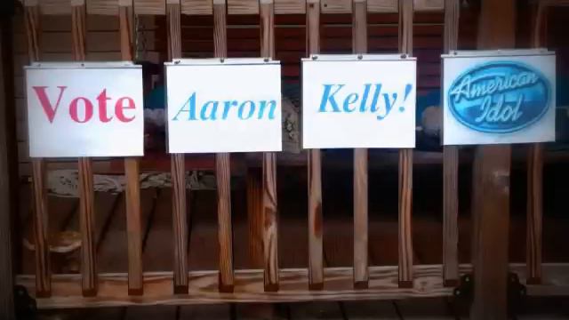 Aaron Kelly, IN AARON KELLY'S HOME TOWN, SIGNS AND MORE SIGNS! смотреть онлайн