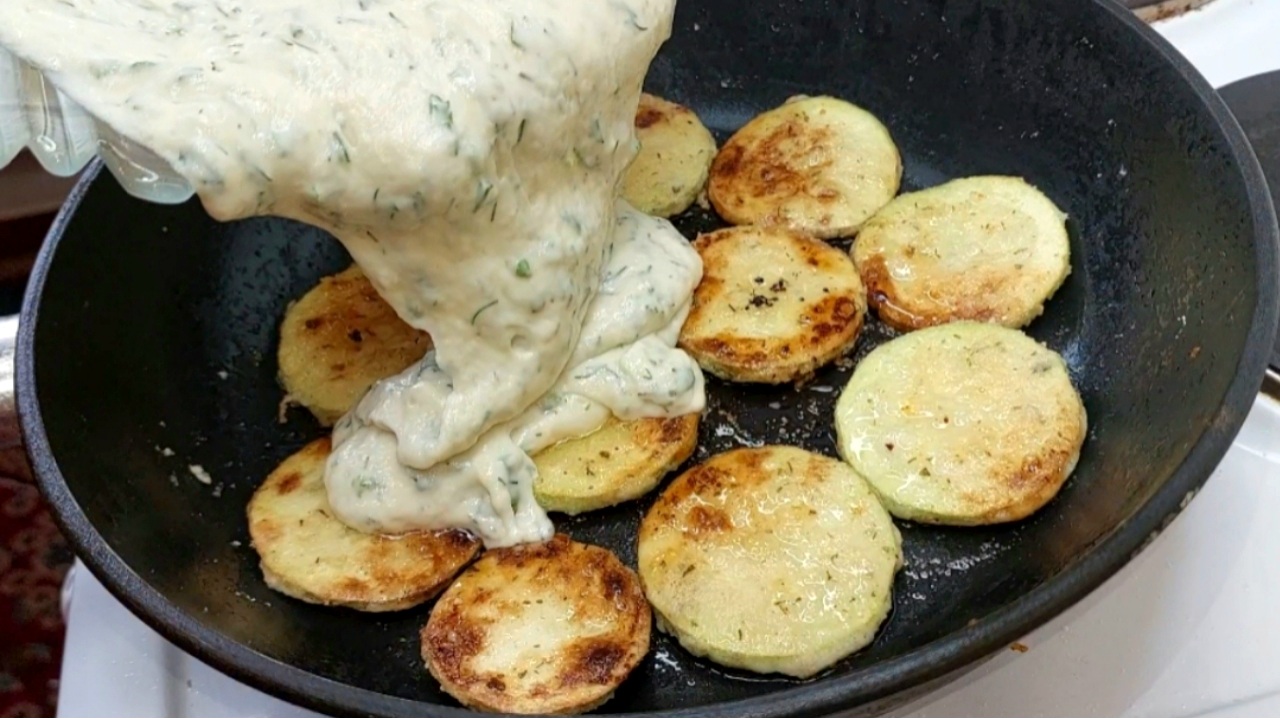 КАБАЧКИ от которых вы будете В ВОСТОРГЕ! Просто натрите кабачка! Готовлю такие ВСЁ ЛЕТО! смотреть онлайн