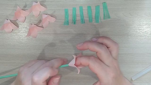 бумажные ГЛАДИОЛУСЫ | простые цветы из БУМАГИ | paper flower смотреть онлайн