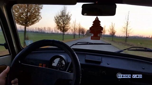 Trabant bei 100 KMh смотреть онлайн