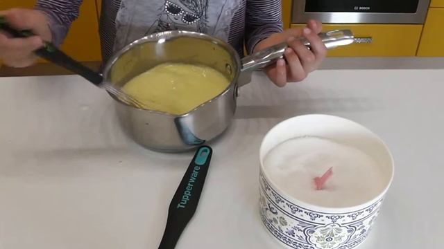 Учимся готовить вкусный омлет без родителей — Маша Грейс смотреть онлайн