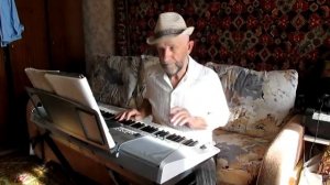 Синтезатор Yamaha-413. Первая попытка спеть песню с синтезатором ))