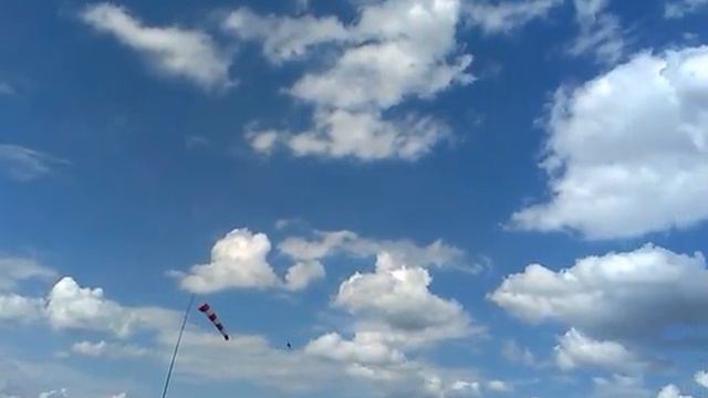 Падение модели самолёта. Винница (13.07.2013) смотреть онлайн