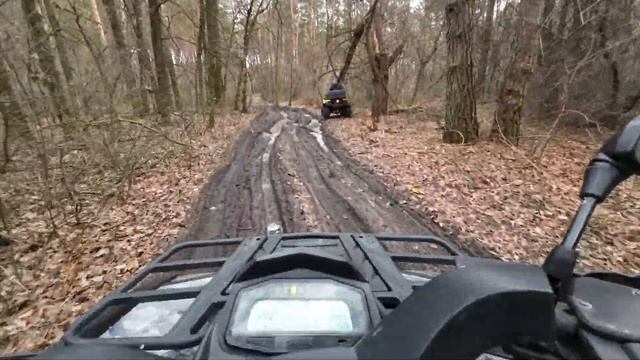 Втопили BRP 570 покатуха лугами, лісом та полями разом с CFmoto X8 смотреть онлайн