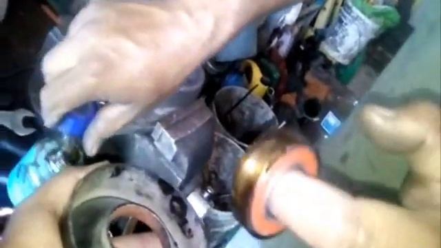 COMO CAMBIAR BALERO RODAMIENTO DE POLEAS TENSORAS O POLEAS LOCAS смотреть онлайн