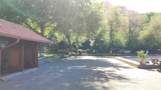Прогулки по Еревану. Парк в центре города 1 смотреть онлайн