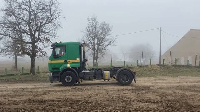 2011 Renault Premium 460dXi Sleeper Truck ,Tractor I St Aubin, France Auction - 8 & 9 March смотреть онлайн