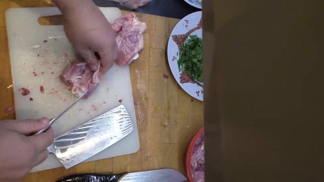 Фаршированные куриные окорочка. смотреть онлайн