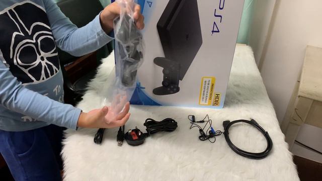 Sony PlayStation 4 Slim Unboxing and Review - Hits 5 Bundle смотреть онлайн