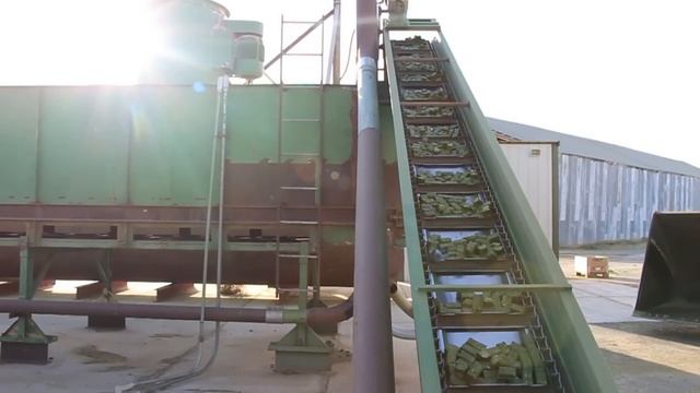 How Hay Cubes are Made смотреть онлайн