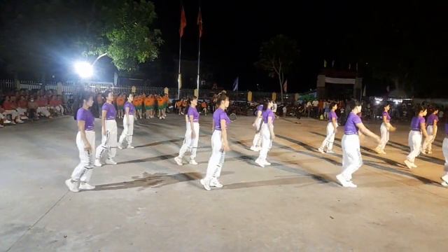 điêu nhảy liên khúc đừng đi nhé anh hơi em vì xao thôn Mỹ Tượng đêmgiao lưu sơn thịnh18112023