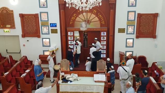 בר מצווה בבית כנסת. "מתופפי המדבר" לך אלי תשוקתי смотреть онлайн