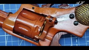 Револьвер Наган из дерева, ,крутящийся барабан с патронами.( wooden revolver mechanism.)