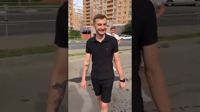 Житель Тулы выиграл новый «Гелендваген» у блогера Жекича Дубровского смотреть онлайн