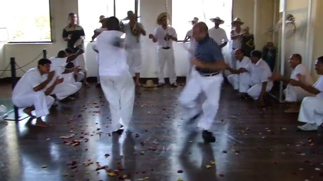 Sarau Caiçara no Museu de Pesca-Santos-SP.Capoeira (2).MP4 смотреть онлайн