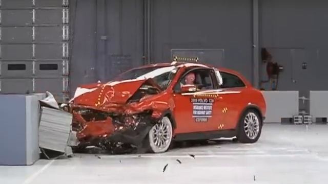 2009 Volvo C30 moderate overlap IIHS crash test смотреть онлайн