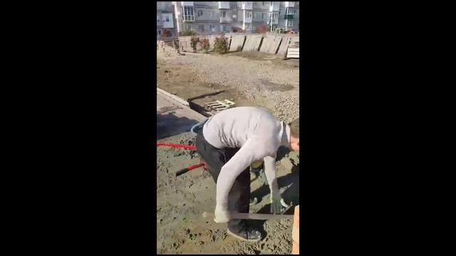Застройщик Медведев А.И., сотрудник отдела продаж и прорабы - перешли работать строителями смотреть онлайн