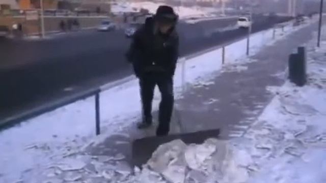 Ручное изобритения для уборки льда и снега смотреть онлайн
