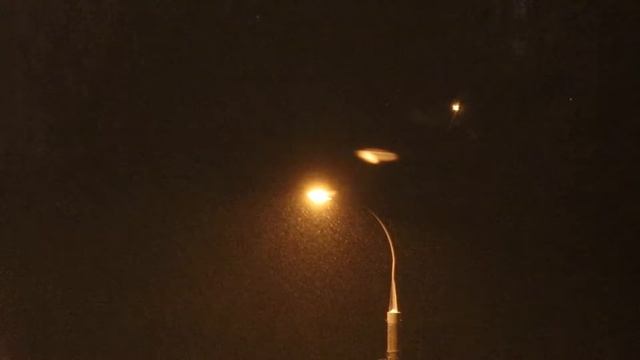 Снег из окна ночью Canon 80D 03.11.2016 ночная съемка смотреть онлайн