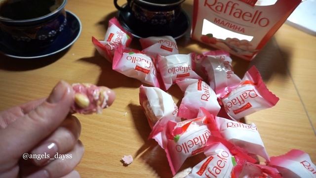 RAFFAELLO МАЛИНА | ЧТО ВНУТРИ? Раффаэлло стоит брать? смотреть онлайн