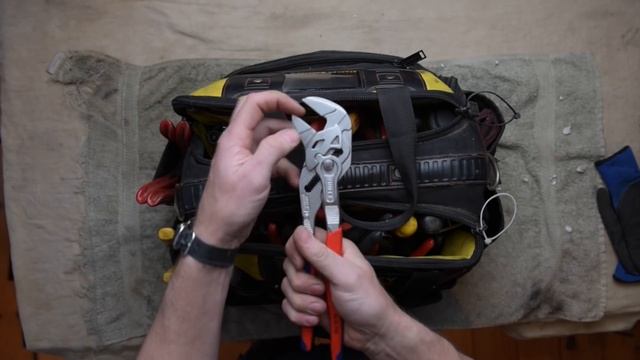 Plumbers Tool Bag, Dr Pipes Old Bag смотреть онлайн