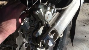 Замена задних тормозных колодок КТМ 690