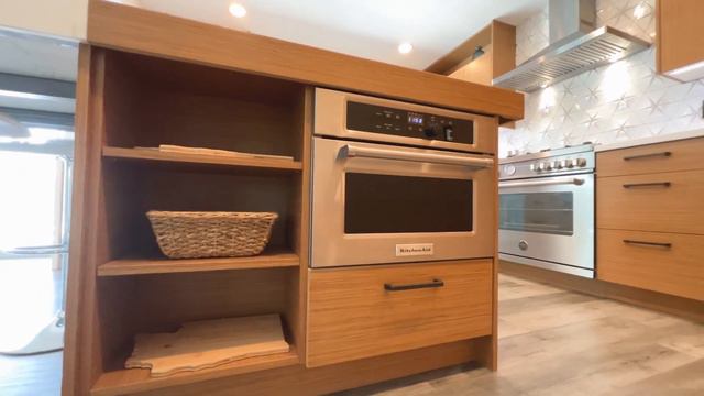 What $3,000,000 Buys You in Palm Springs смотреть онлайн
