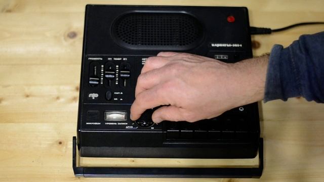 Кассетный магнитофон "Карпаты-205-1". Сделано в СССР! смотреть онлайн