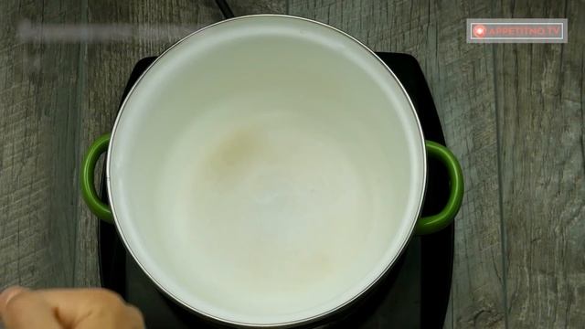 Одно яйцо, манка, сахар и еще кое что... Такого десерта вы еще не пробовали!| Appetitno.TV смотреть онлайн