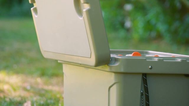 CaterGator Extreme Outdoor Coolers смотреть онлайн