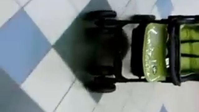 У коляски отпадают колеса смотреть онлайн