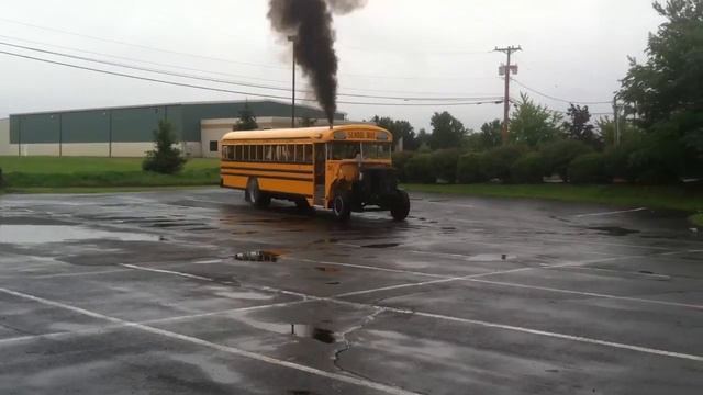 School Bus Burnout (Race Bus) смотреть онлайн