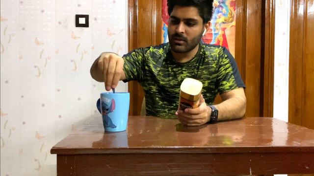 Nescafe Gold Decaf Unboxing смотреть онлайн