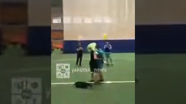 Парень сделал предложение своей девушке в "Дохсуне" смотреть онлайн