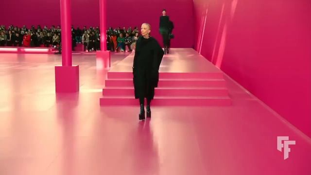 Valentino | Fall Winter 2022/2023 | Full Show смотреть онлайн