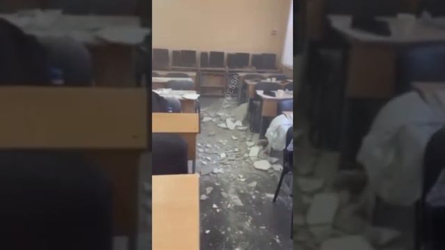 в одесской школе на головы учеников упал потолок, 1 школьник травмирован смотреть онлайн