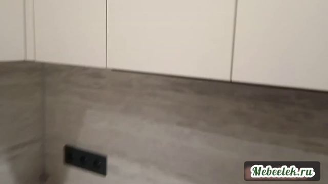 Заказная кухня с накладными ручками от магазина "Мебилёк". смотреть онлайн