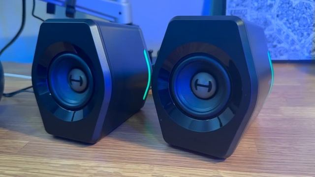Creative Pebble Pro vs Edifier G2000 - Comparison and Review - Worth the extra budget? смотреть онлайн