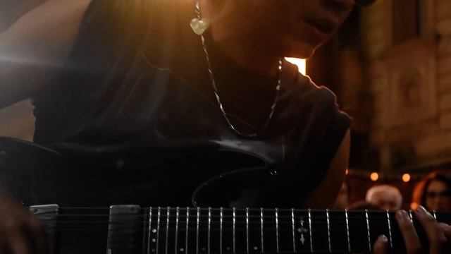 Don't Cry - Amazing Guitar Performance In Buenos Aires Streets - Cover By Damian Salazar