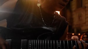 Don't Cry - Amazing guitar performance in Buenos Aires streets - Cover by Damian Salazar