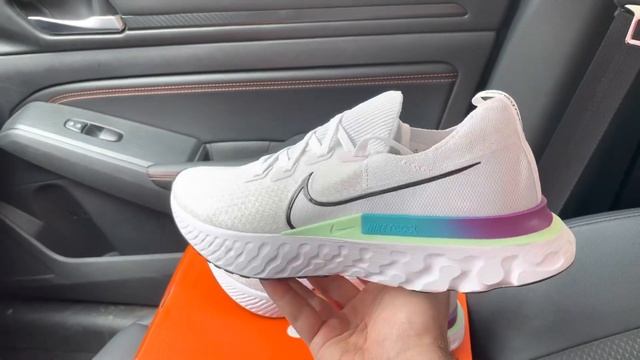 Nike React Infinity Run Flyknit White Vapor Green sneakers смотреть онлайн