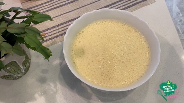 SADECE YUMURTA, SÜT ve MUZ, FIRIN YOK, UN YOK! MUZLU KREM KARAMEL? смотреть онлайн