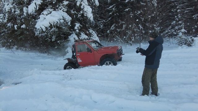 Зимний offroad на экстрим резине. Как едет Нива по снегу? смотреть онлайн
