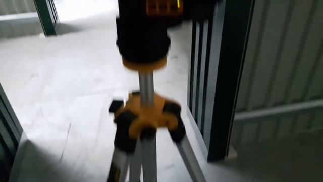 DeWalt Laser DW0822 + DE0881 смотреть онлайн