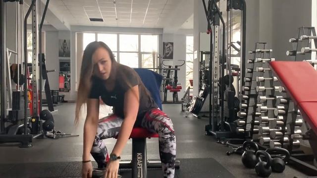Жим гантель вверх. Жим Арнольда (ПЛЕЧИ) смотреть онлайн