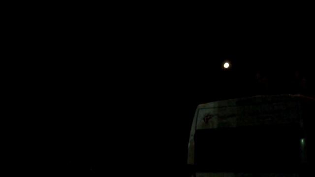 Две луны на одном небе?!Это стоит посмотреть смотреть онлайн