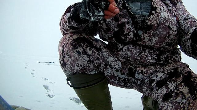 Камское Устье. Первый лед ,зима2018-2019г., второй день рыбалки!Берш,судак на "Адмирал" и " Прыща" смотреть онлайн