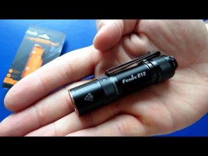 Современная новинка на батарейке АА! Тест и обзор! Fenix E12 V2.0