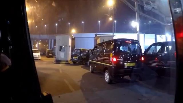 Самолет и приезд в аэропорт Дели смотреть онлайн