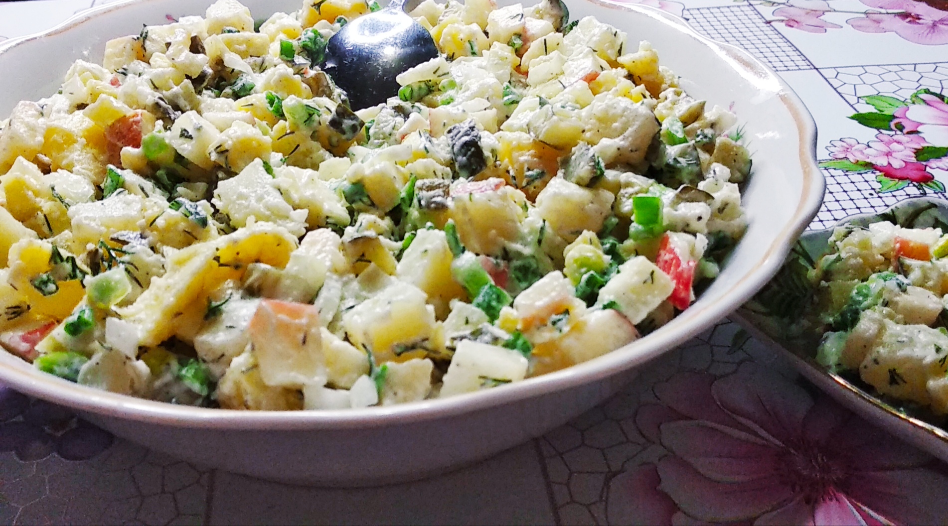 "Картофельный салат" - очень просто и вкусно! Заслуживает быть на вашем столе! смотреть онлайн